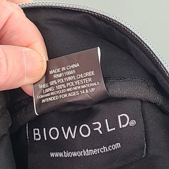 Snoopy/Woodstock Peanuts Official Mini Backpack BioWorld Dog House Silver/Red - Picture 9 of 14